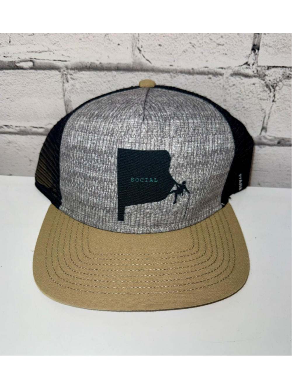 Men's prAna Trucker Hat Social Climber Journeyman Flat Brim Gray Tan OSFM NEW